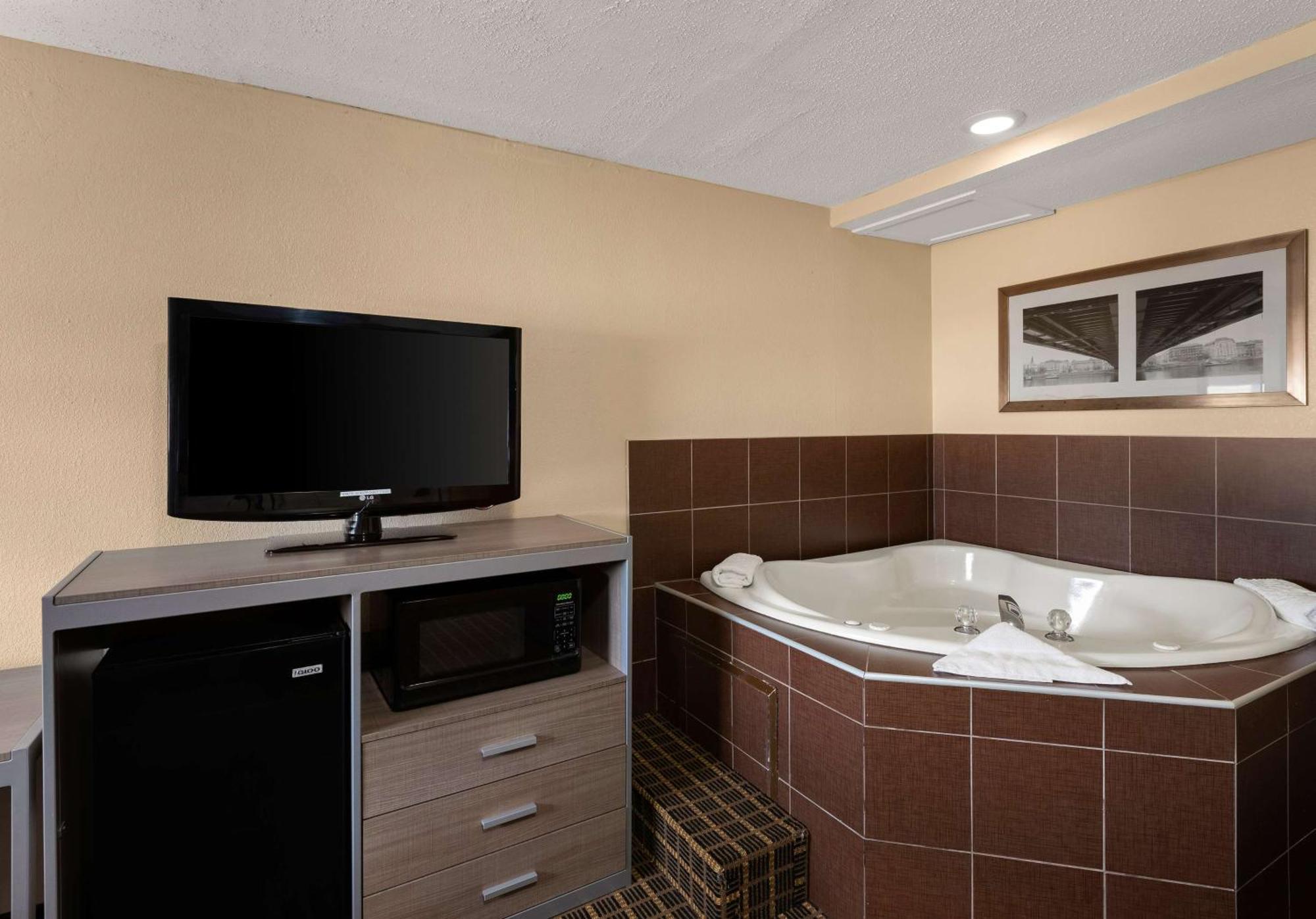 Best Western Adena Inn Chillicothe Bagian luar foto
