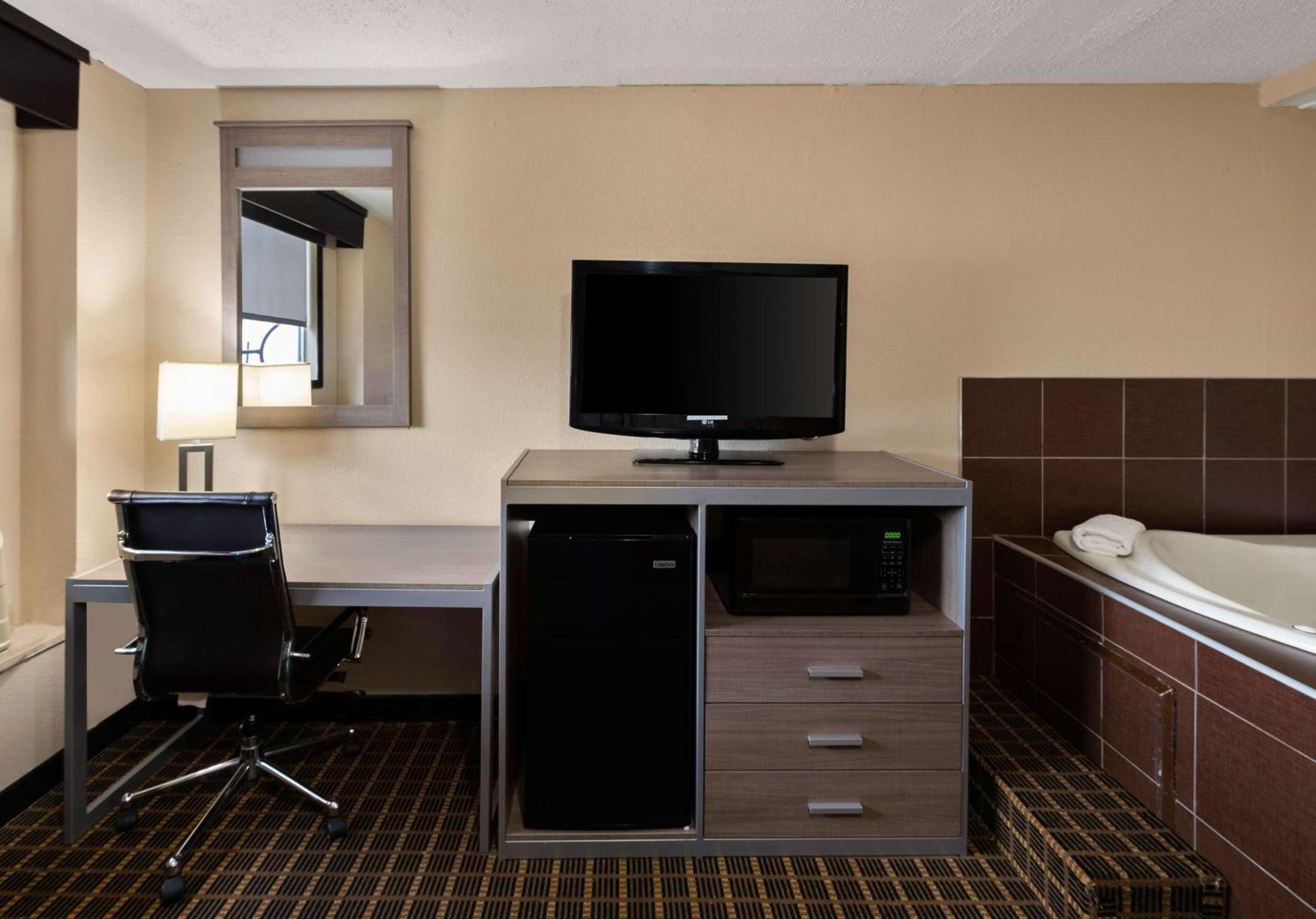 Best Western Adena Inn Chillicothe Bagian luar foto