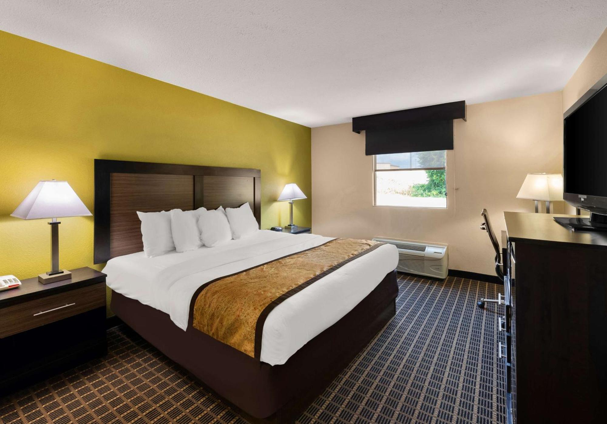 Best Western Adena Inn Chillicothe Bagian luar foto